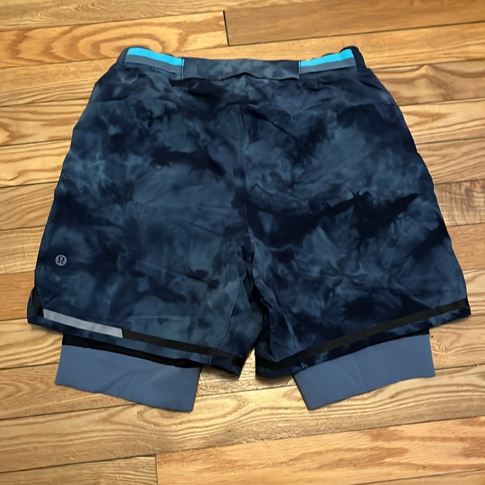 Lululemon Camo Blue Lined Shorts - Picture 2 of 9